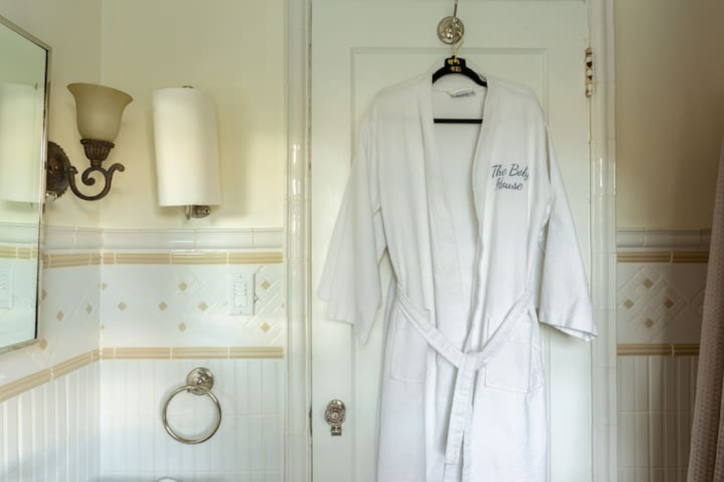 Boly House Rose Room Bathroom Robe